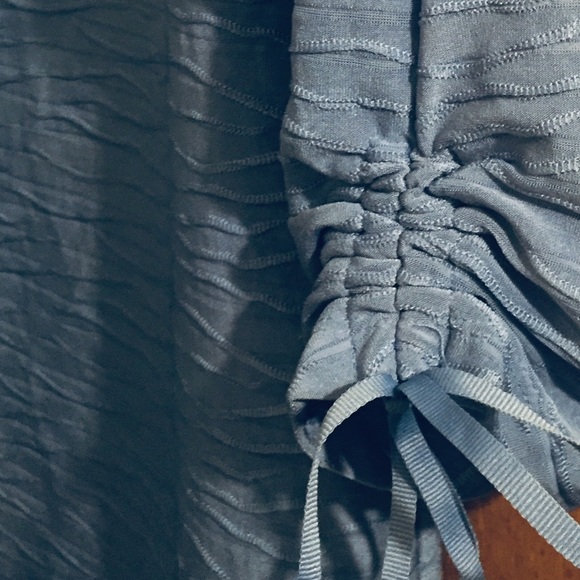 Avenue Stretch Light Blue Women's Top Size 14/16 - Picture 3 of 5